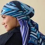 Dubbelzijdige twill-zijden hoofddoek paars-donkerblauw – Dalgaların İçinde, 94×94 cm