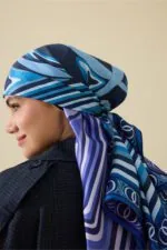 Dubbelzijdige twill-zijden hoofddoek paars-donkerblauw – Dalgaların İçinde, 94×94 cm