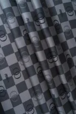 Twill-zijden hoofddoek zwart – Dama Logo, 90×90 cm - Afbeelding 2