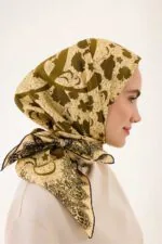 Dubbelzijdige twill-zijden hoofddoek crème-geel – Gül Dantel, 90×90 cm - Afbeelding 4
