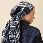 Twill-zijden hoofddoek zwart – Yağmur Noor, 90×90 cm