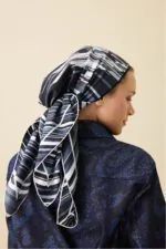 Twill-zijden hoofddoek zwart – Yağmur Noor, 90×90 cm