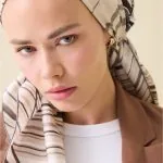 Twill-zijden hoofddoek steengrijs – Yağmur Noor, 90×90 cm