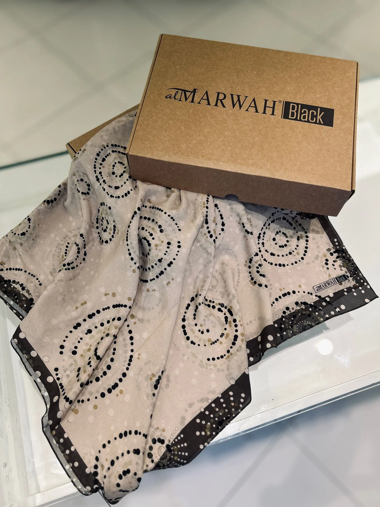 a4 Almarwah Design Sjaal - Afbeelding 1
