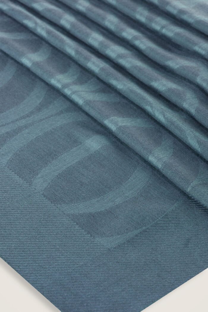 Grote Bambunoor Indigo Sjaal – Luchtig & Elegant | İmannoor - Afbeelding 4