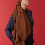 Naia katoenen sjaal met dambordprint – cognac