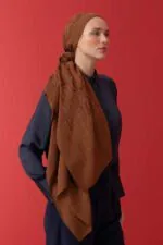 Naia katoenen sjaal met dambordprint – cognac