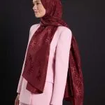 Glanzende jacquard sjaal bordeaux – Güneş Doğarken