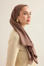 Dama Desen Lightbruin Naia Hoofddoek 95x95 - Afbeelding 3
