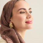 Dama Desen Lightbruin Naia Hoofddoek 95x95