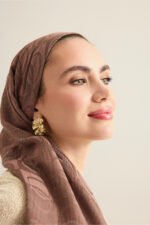 Dama Desen Lightbruin Naia Hoofddoek 95x95