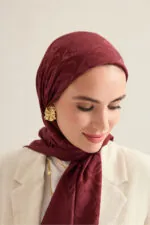 Naia katoenen hoofddoek met dambordprint – bordeauxrood, 95×95 cm - Afbeelding 2