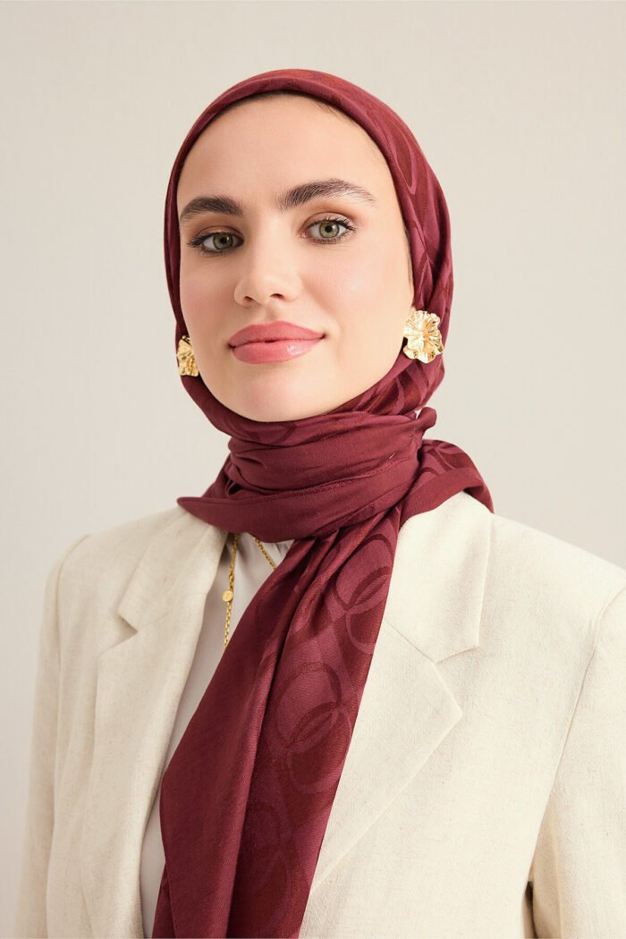 Dama Desen Bordeauxrood Naia Hoofddoek 95x95 - Afbeelding 5