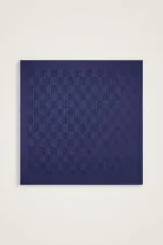 Naia katoenen hoofddoek met dambordprint – donkerblauw, 95×95 cm - Afbeelding 4