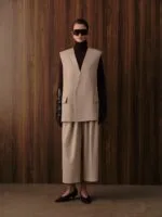 Gilet met overslag – beige